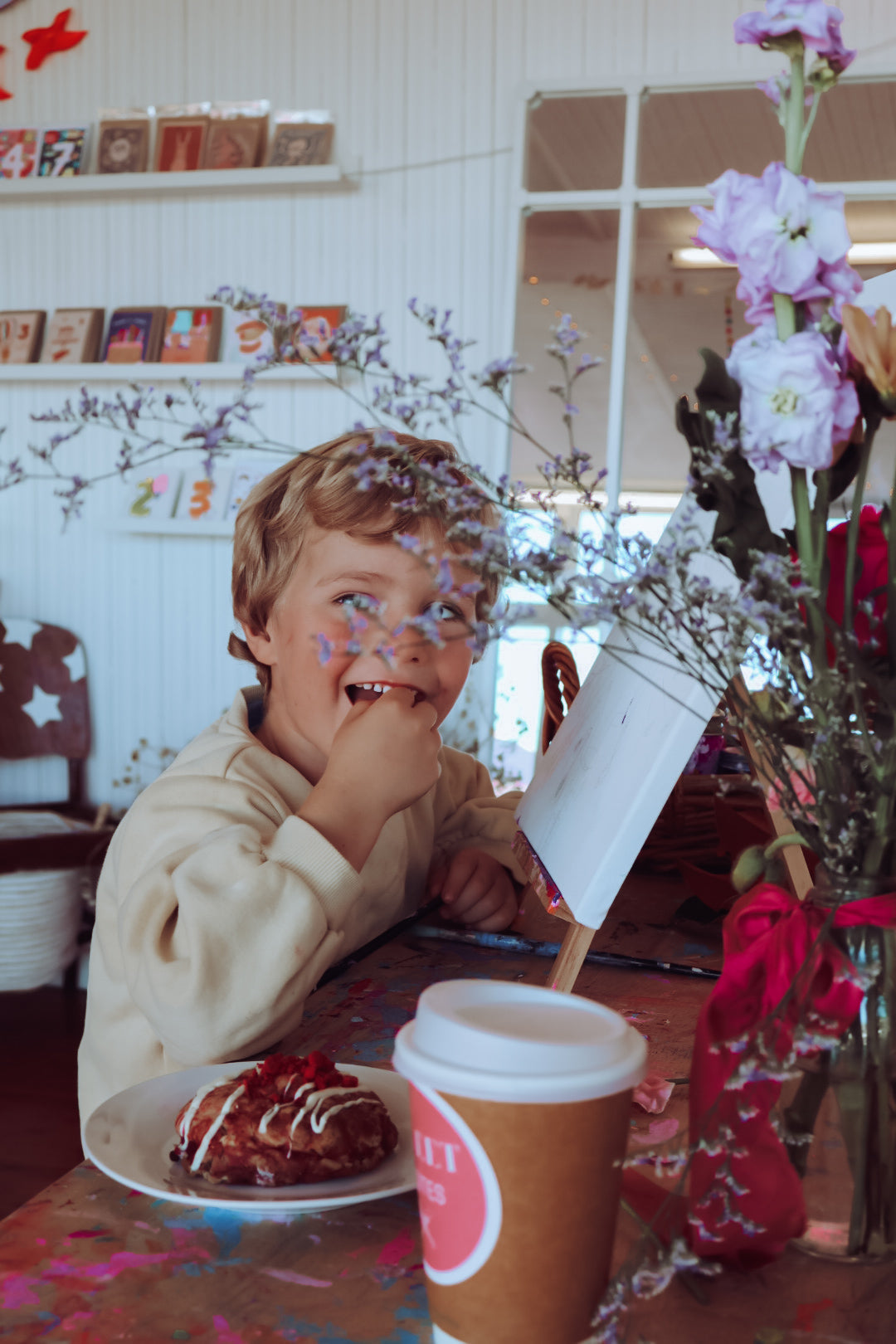 Saturday 10th May 10:30-12pm Mum & Me – Flower Arrangement + Still Life Painting Morning Tea with “Hello Blossom” flowers
