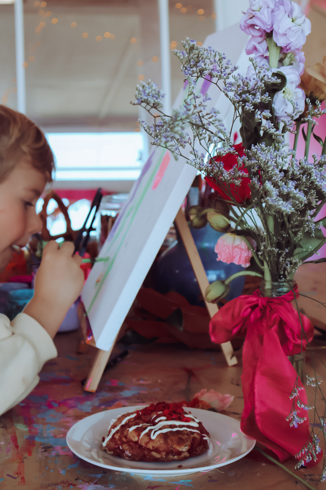 Saturday 10th May 10:30-12pm Mum & Me – Flower Arrangement + Still Life Painting Morning Tea with “Hello Blossom” flowers