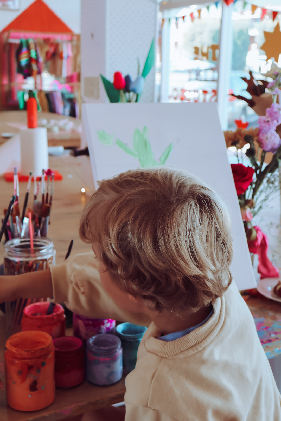 Saturday 10th May 10:30-12pm Mum & Me – Flower Arrangement + Still Life Painting Morning Tea with “Hello Blossom” flowers