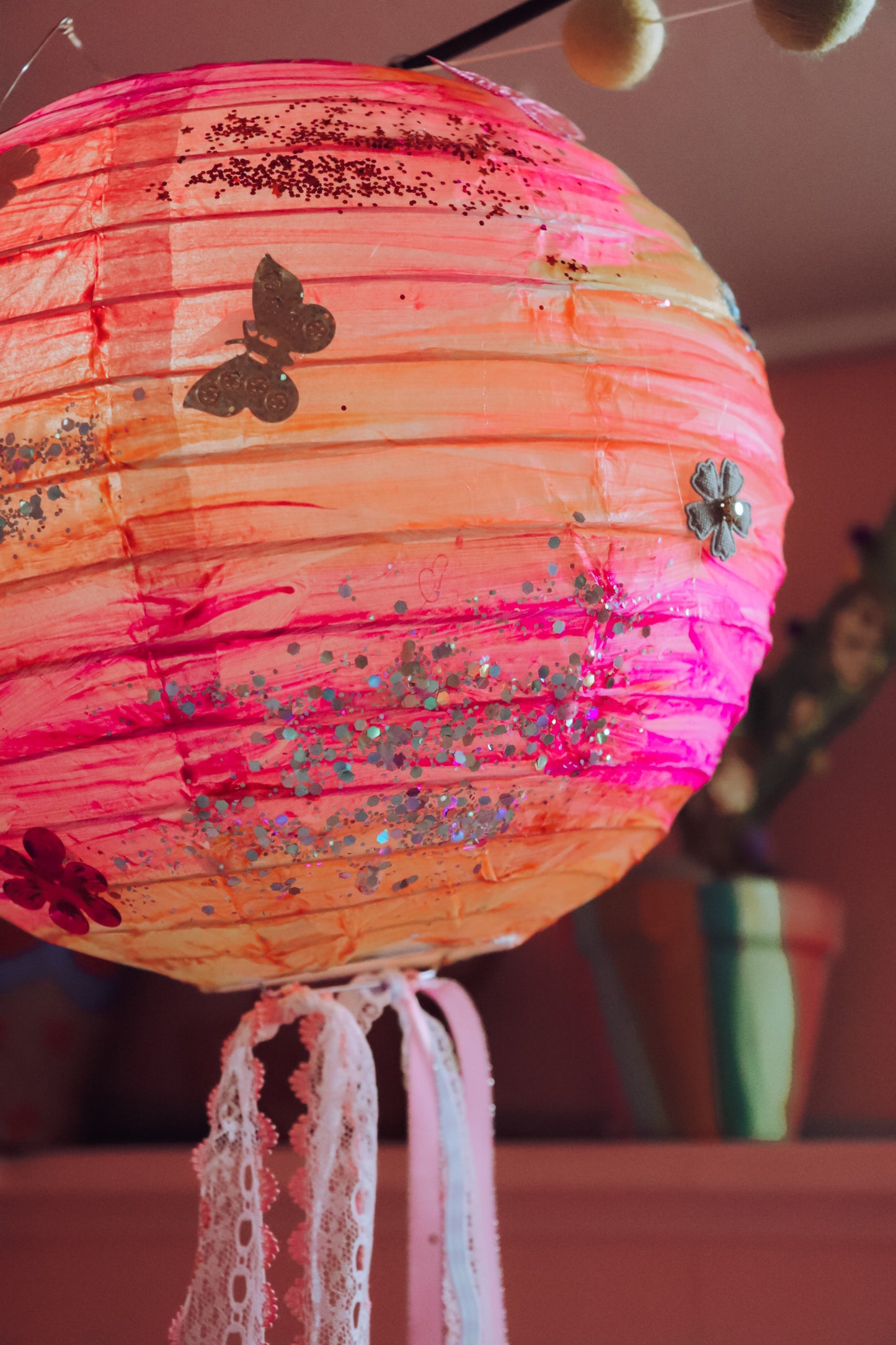 Spring Neon Lantern - Thursday 3rd October 11am - 12pm (age 4+)