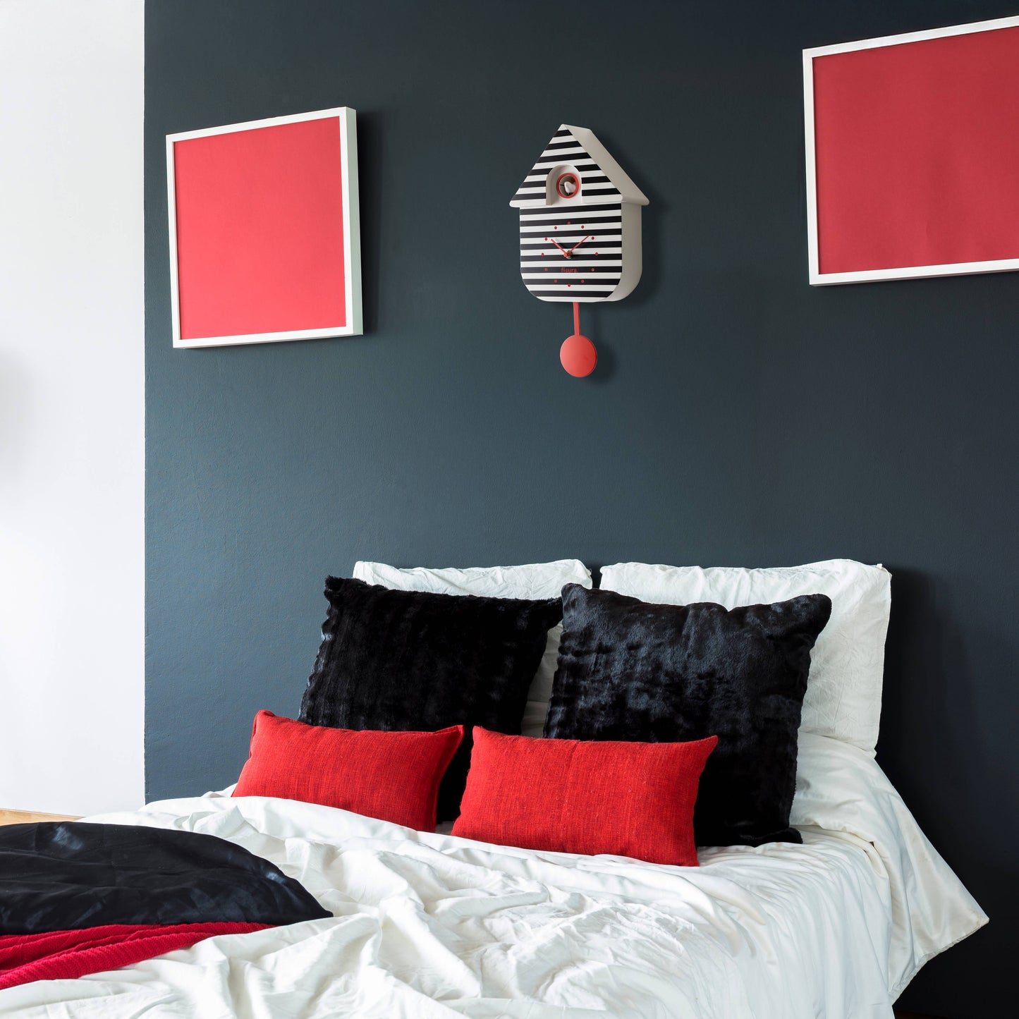 Cuckoo clock little house stripes