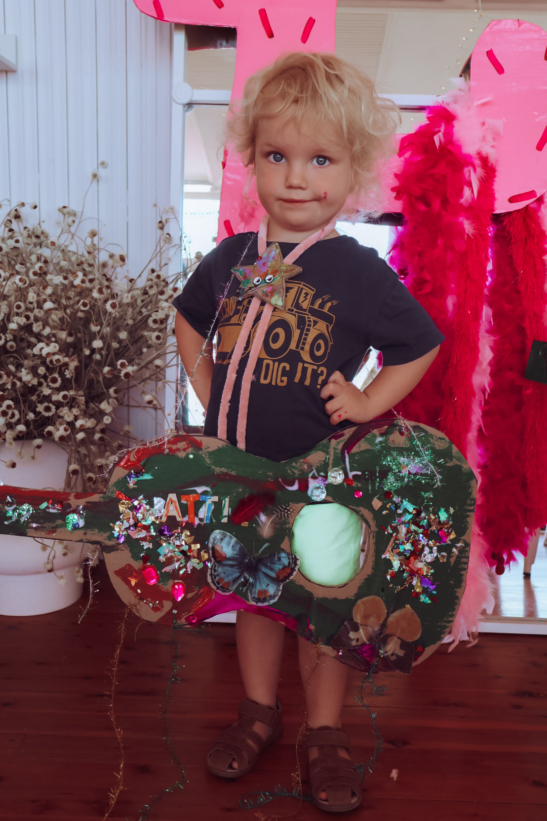 TCMF - “Little ones” Cardboard Guitar and sheriff badge - Friday 23rd January (10-11:30am) 3years +