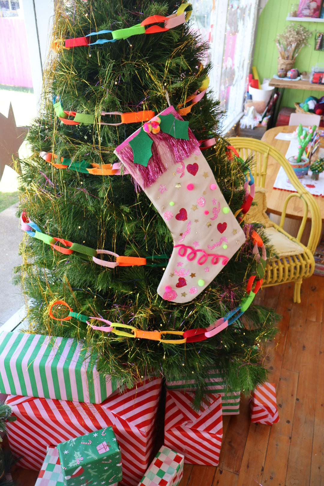 (For littlies too) Christmas Stocking Painting and Ginger bread Ornament - Saturday 13th December 10:30-12pm (ages 3+)