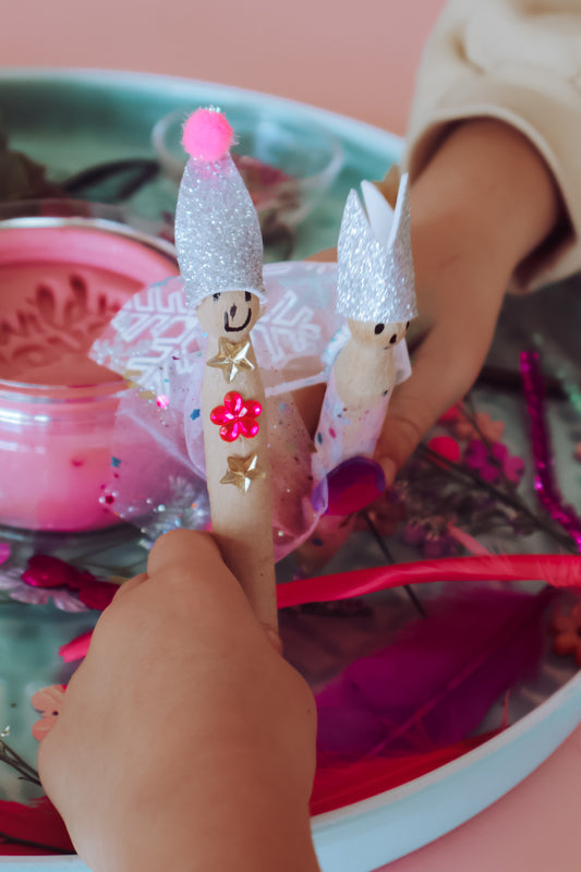 Thursday 8th May 10am onwards Mother’s Day Playdough Club – Mums & Bubs (Ages 2+)