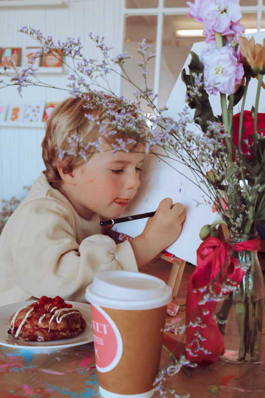 Saturday 10th May 10:30-12pm Mum & Me – Flower Arrangement + Still Life Painting Morning Tea with “Hello Blossom” flowers